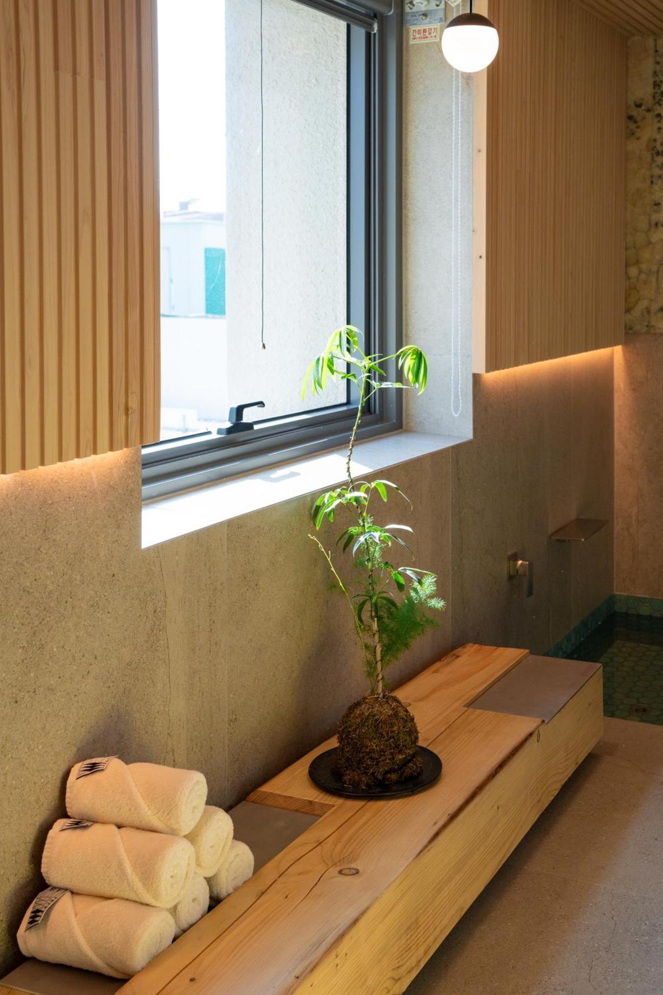 Pbr7 Hotel Unusual Stay Gyeongju Exterior photo